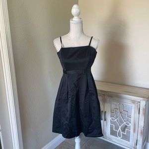 BLACK APPLIQUÉ COCKTAIL DRESS WITH NET LINING SZ MED NEW